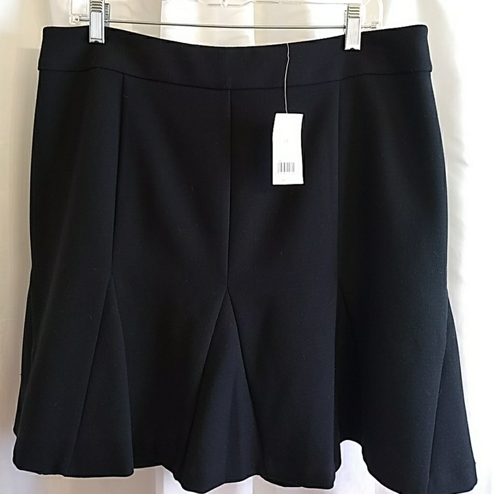 NWT Banana Republic black mini skirt
